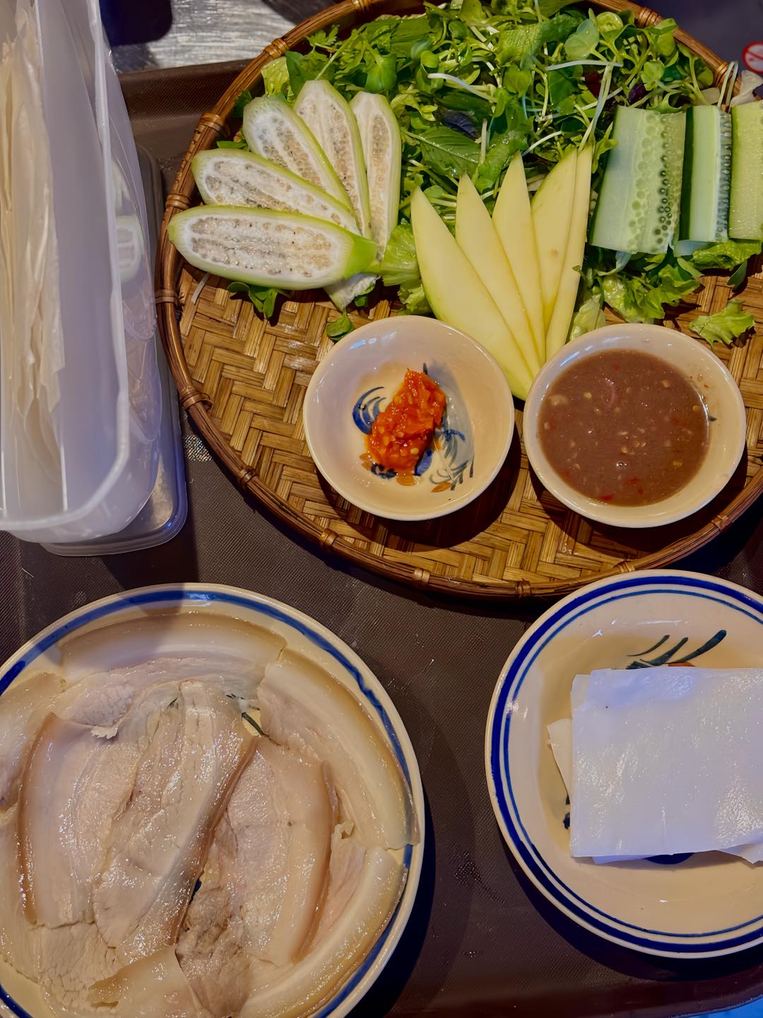 Mỳ Quảng Gà - mỳ quảng với gà ta thả vườn nấu nghệ